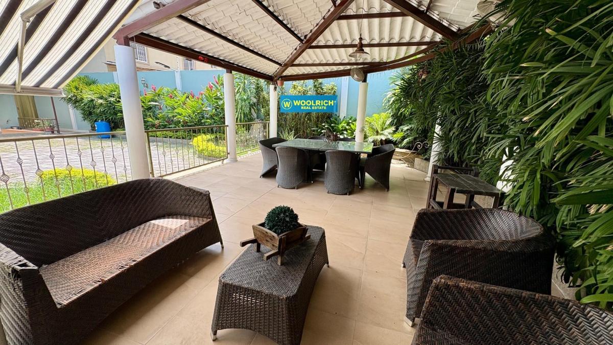 Portal Al Sol, Vendo Casa con Doble Terreno, 4 Dorm c/u Bano, Piscina, Terraza, Guayas — imagen 10