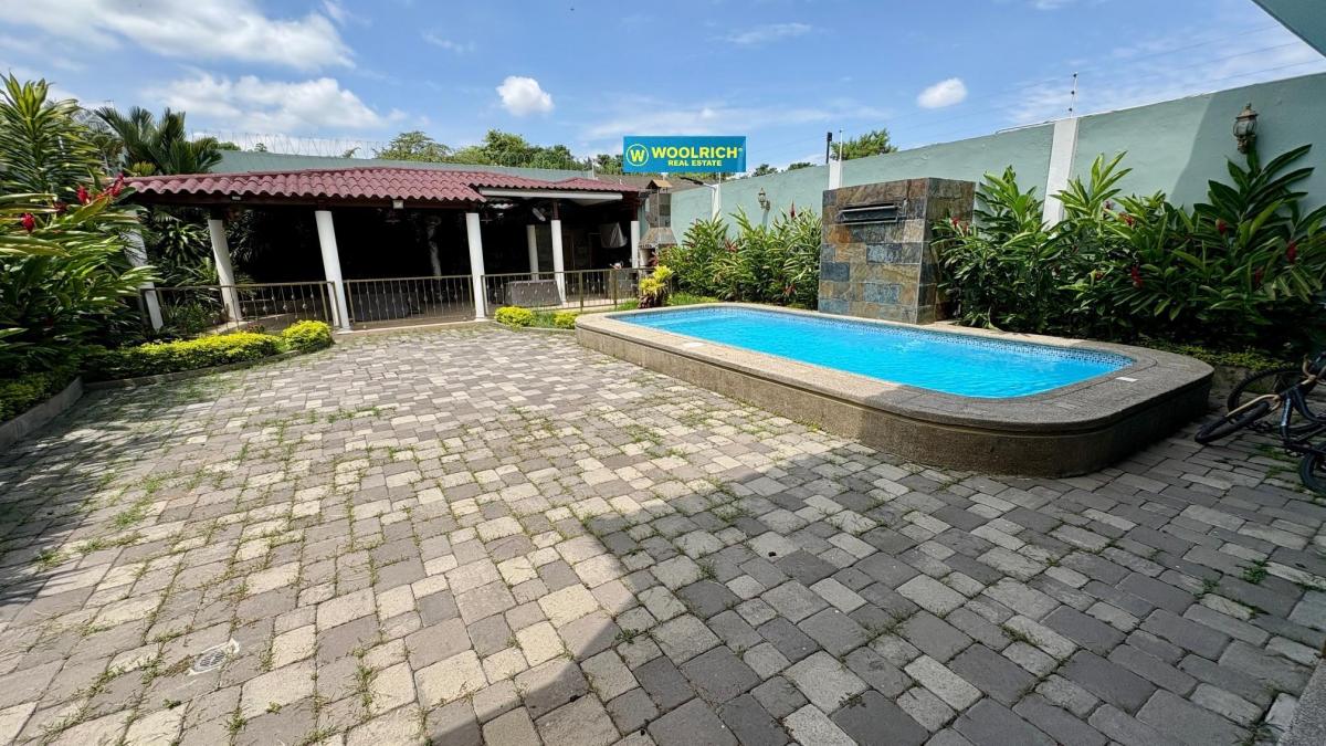 Portal Al Sol, Vendo Casa con Doble Terreno, 4 Dorm c/u Bano, Piscina, Terraza, Guayas — imagen 7