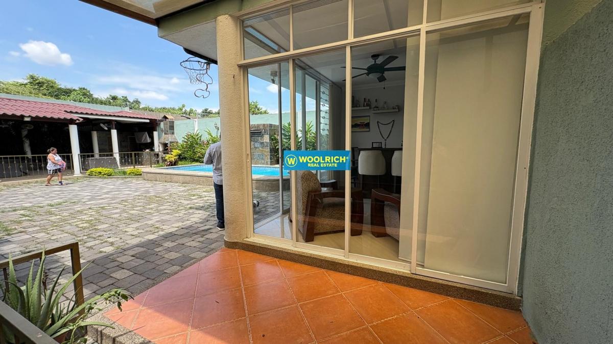 Portal Al Sol, Vendo Casa con Doble Terreno, 4 Dorm c/u Bano, Piscina, Terraza, Guayas — imagen 6