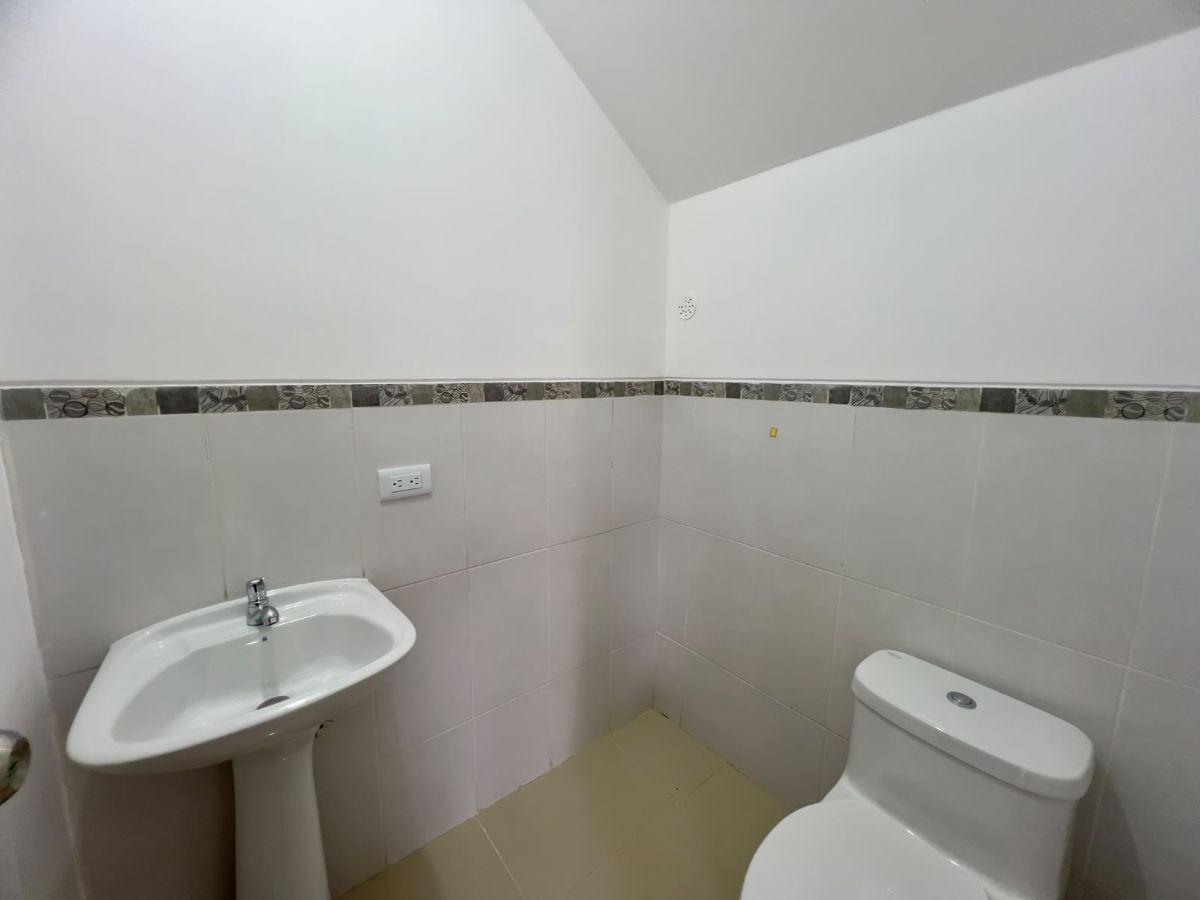 Vendo Casa de 3 Dorm. - Urbanización Marina D’or Park, Guayas — imagen 5