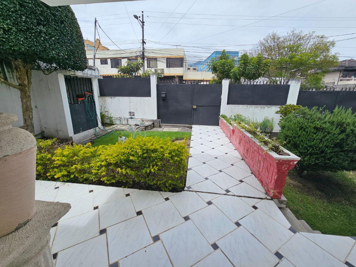 Venta Casa Cotocollao 442 m. Construcción,4 Habitaciones, 498 m. Terreno 3 Parqueaderos — imagen 8