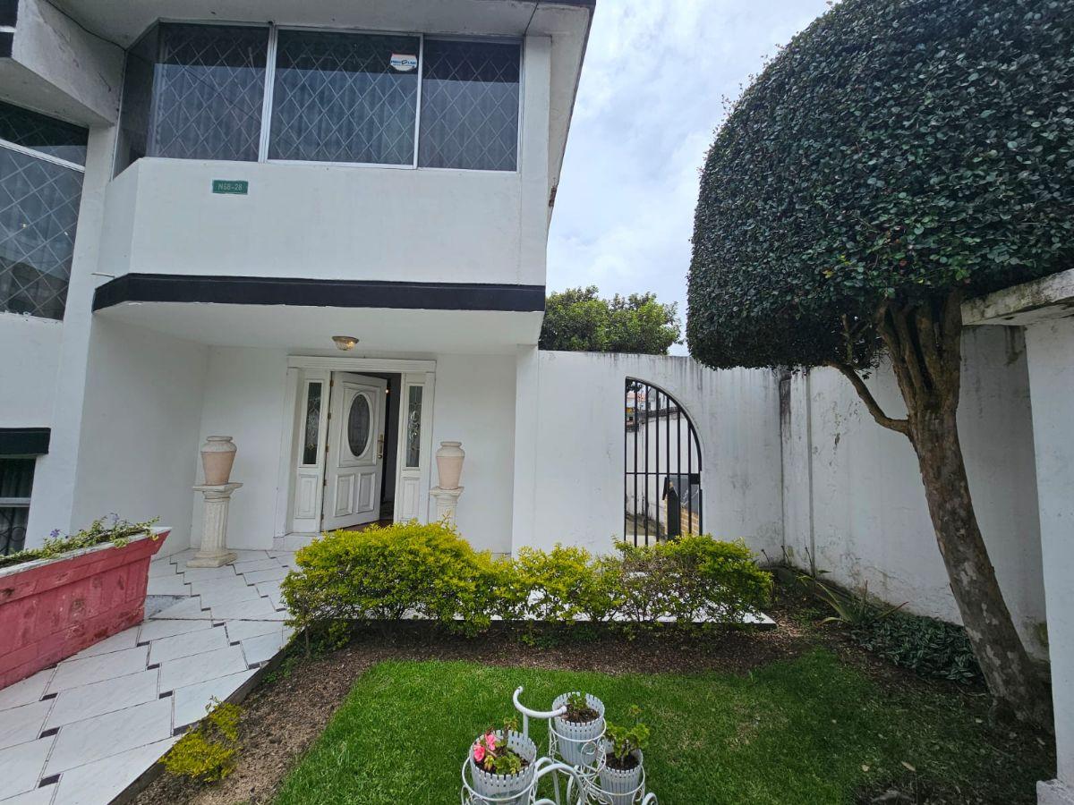 Venta Casa Cotocollao 442 m. Construcción,4 Habitaciones, 498 m. Terreno 3 Parqueaderos — imagen 7
