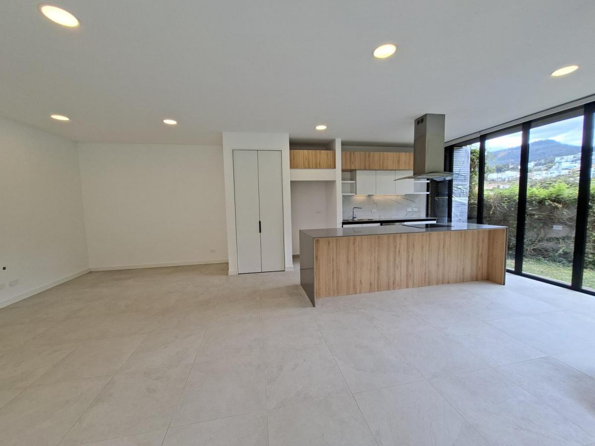 Vendo Moderno Departamento con Amplio Jardin — imagen 8