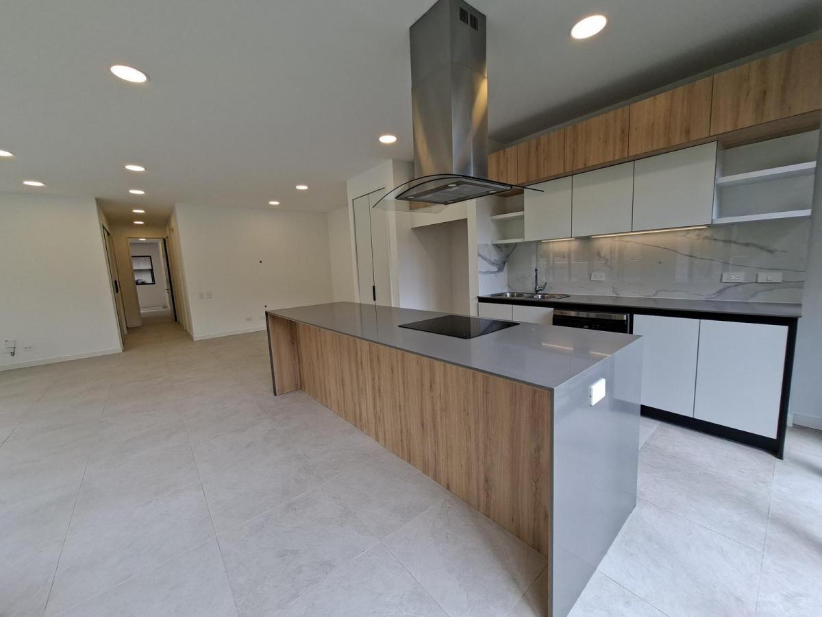 Vendo Moderno Departamento con Amplio Jardin — imagen 6
