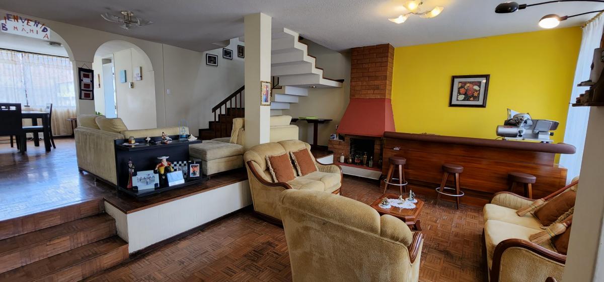 Venta Casa Centro Norte Sector El Pinar Amplia con Terreno Grande Posterior 4 Dorm. 430 Mt — imagen 10