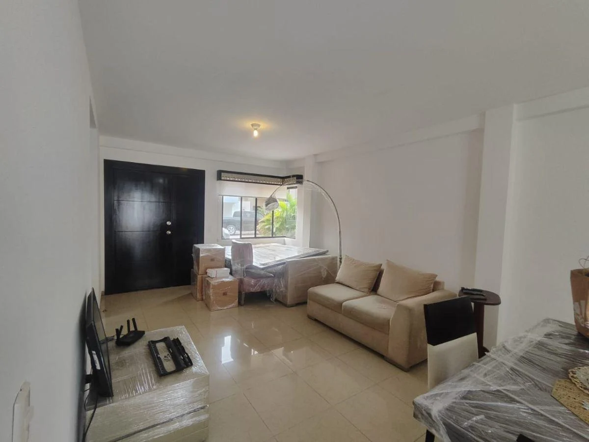 Venta Casa con 4 Habtc. en Ciudad Celeste - Y. Vásquez, Guayas — imagen 9