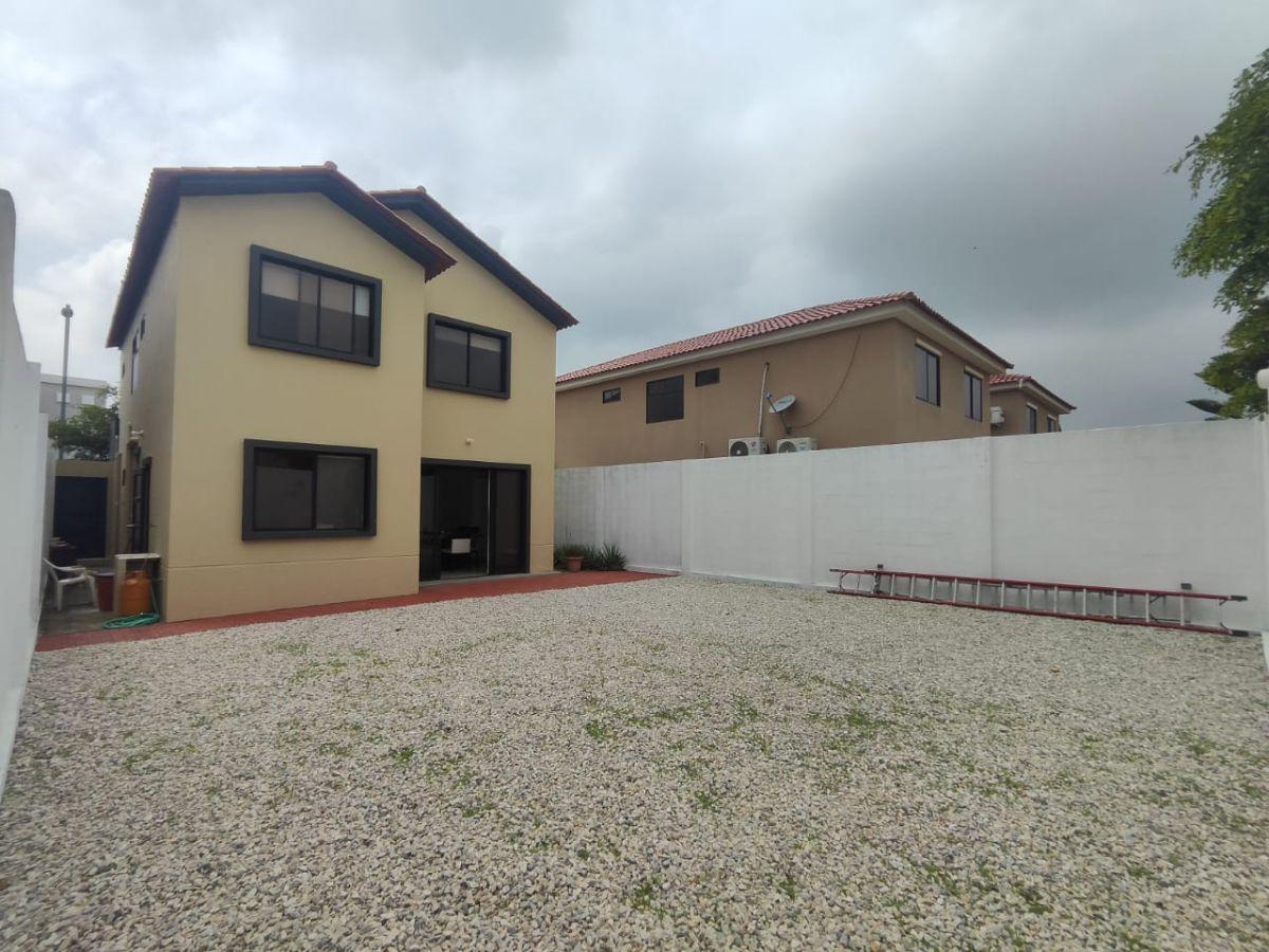 Venta Casa con 4 Habtc. en Ciudad Celeste - Y. Vásquez, Guayas — imagen 3