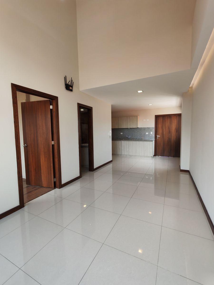 Departamento Duplex a La Venta Av Primero de Mayo con Terraza, Azuay — imagen 10