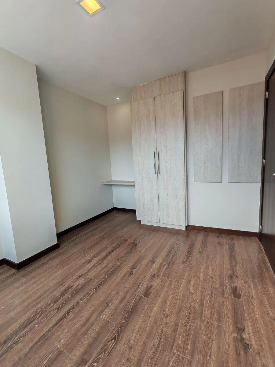 Departamento Duplex a La Venta Av Primero de Mayo con Terraza, Azuay — imagen 9