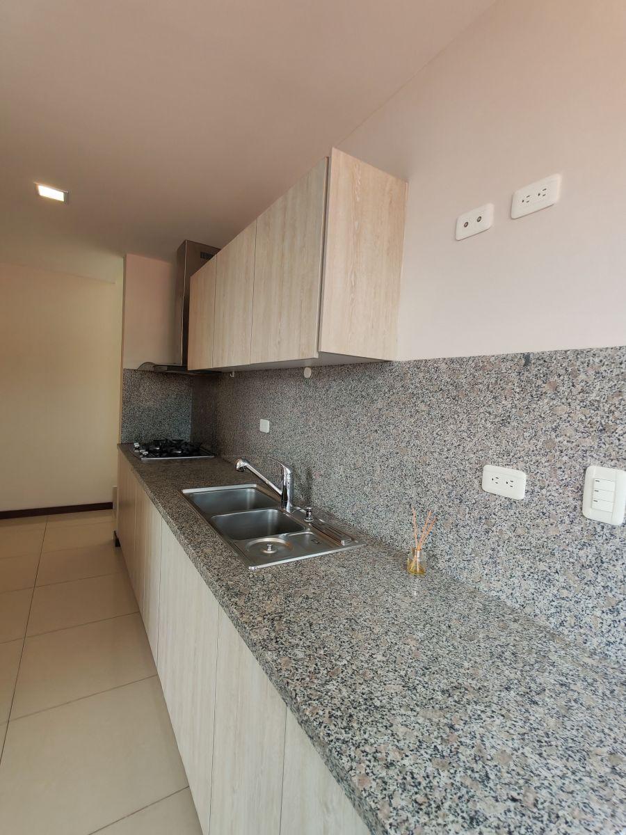 Departamento Duplex a La Venta Av Primero de Mayo con Terraza, Azuay — imagen 7
