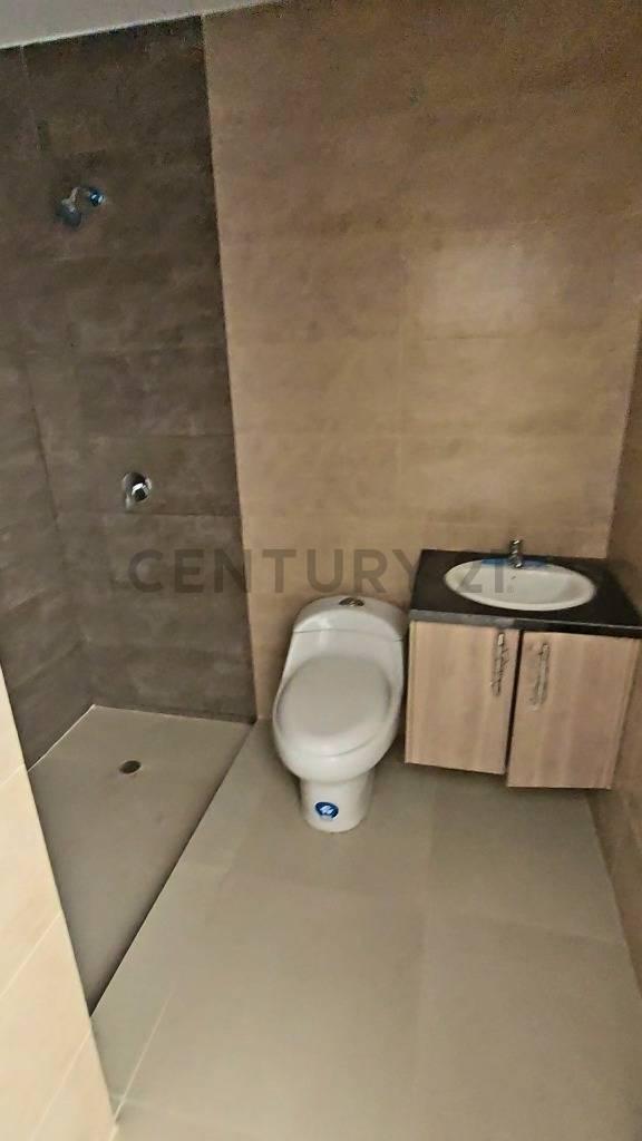 Amplia Casa de Estreno en Venta en Urb. Privada Narcisa Club, Guayas — imagen 7