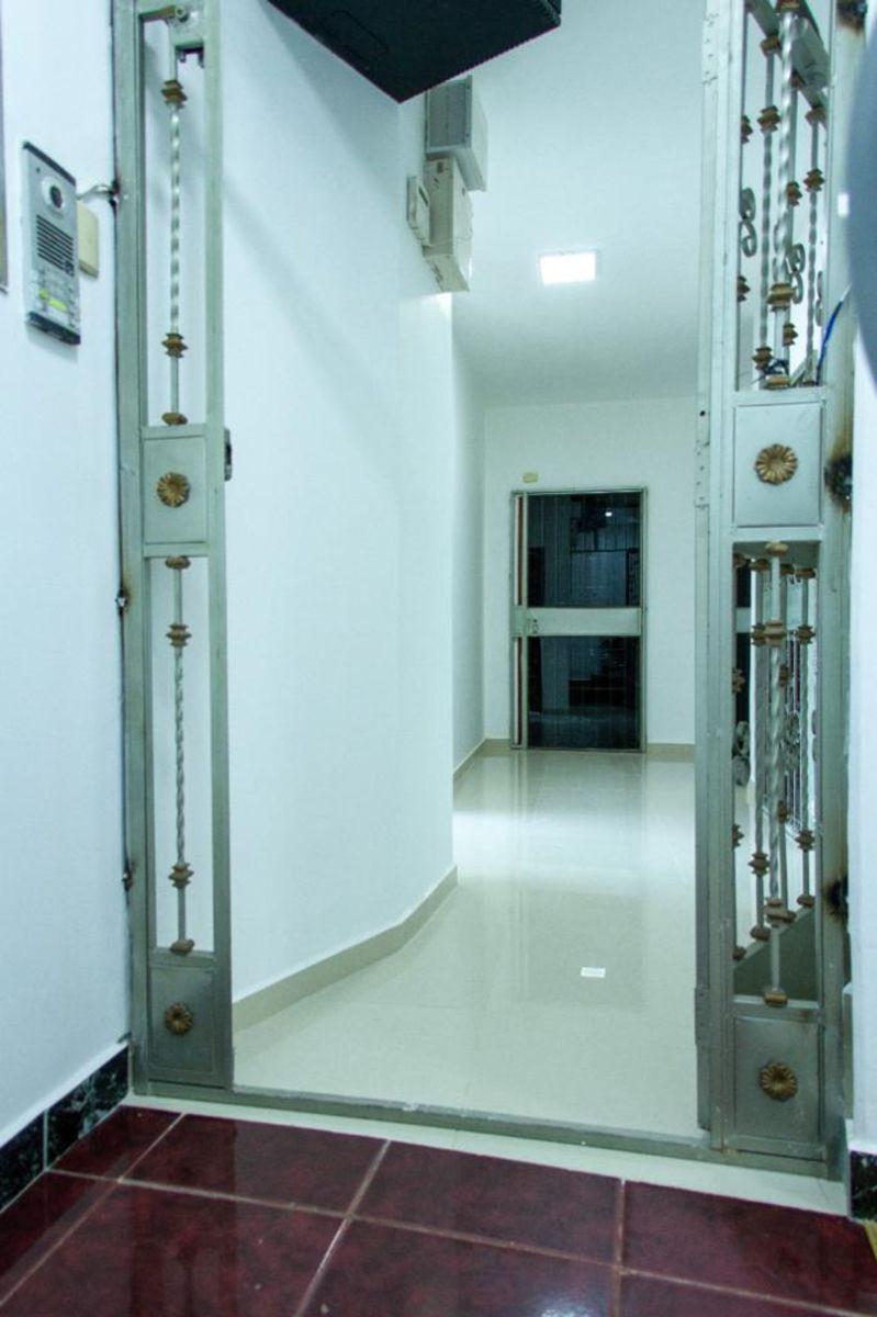 Edificio Comercial de Venta en Tarqui Manta, Manabí — imagen 7