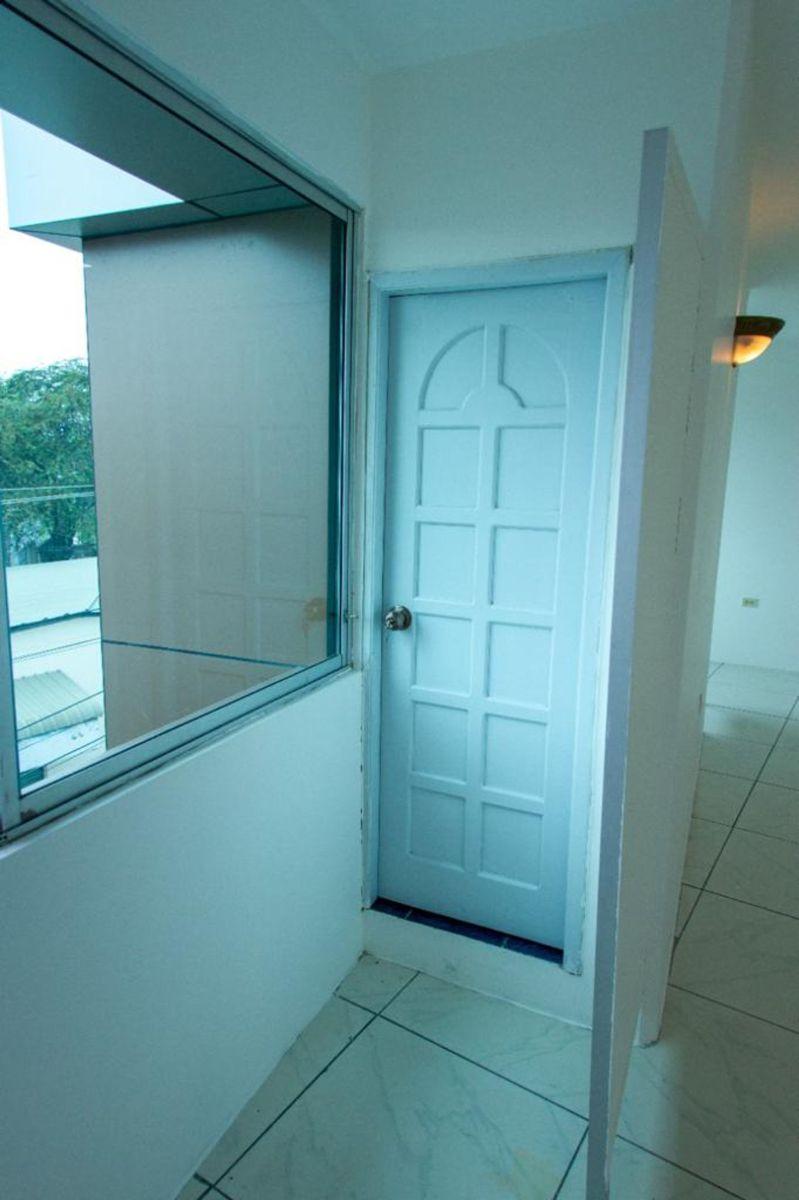 Edificio Comercial de Venta en Tarqui Manta, Manabí — imagen 3