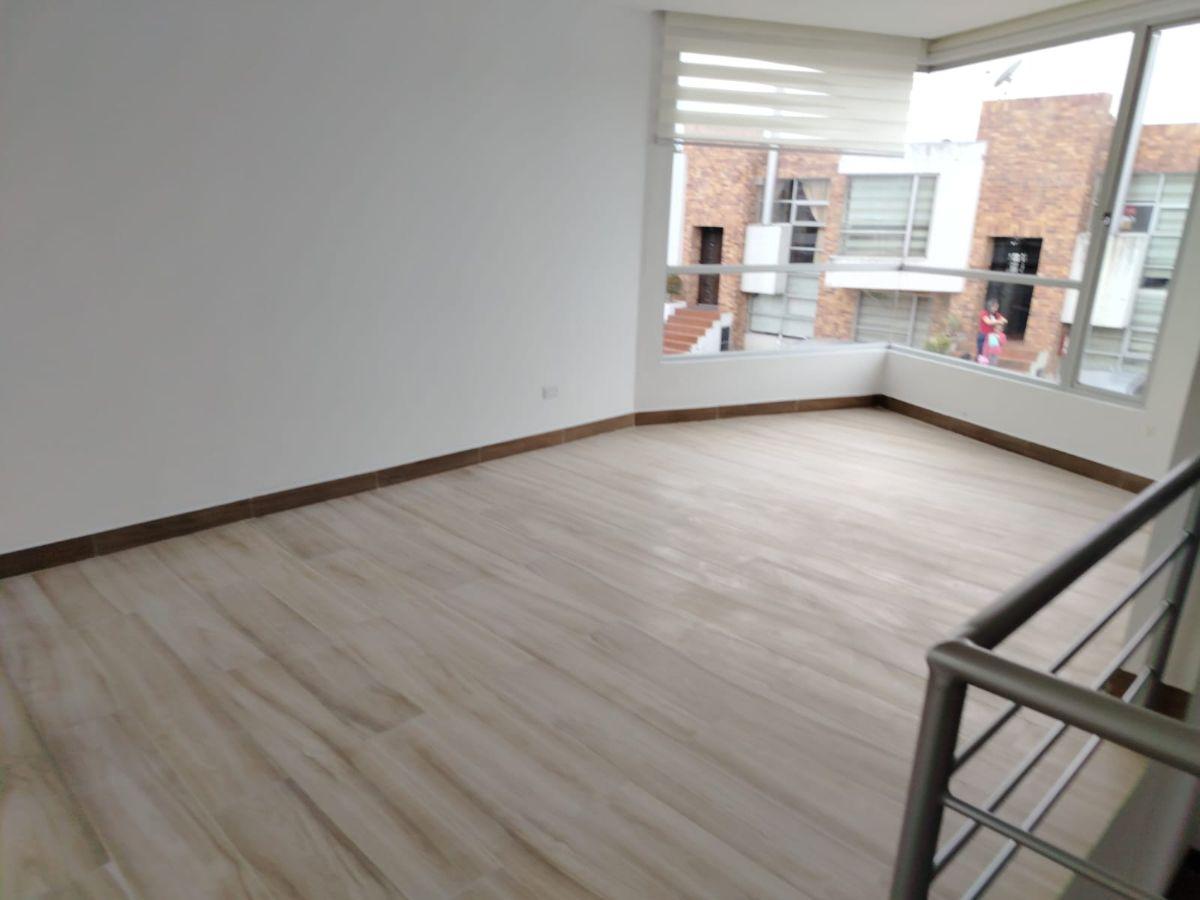 Linda Casa Esquinera de 140 m² con 4 Dorm. en Venta por El Redondel de Alangasí — imagen 4