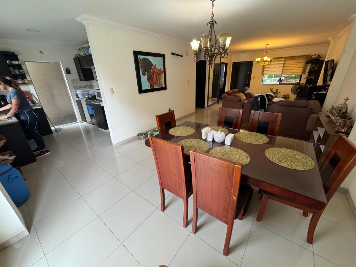 En Venta Casa de 4 Dorm. en Urb. La Romareda. Guayas — imagen 9