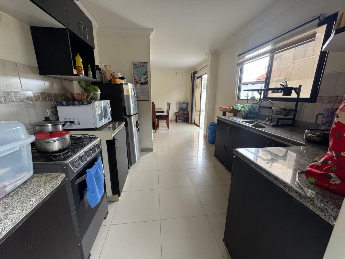 En Venta Casa de 4 Dorm. en Urb. La Romareda. Guayas — imagen 6