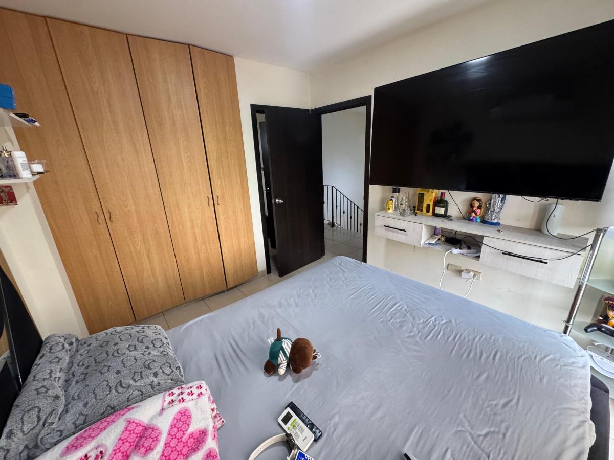 En Venta Casa de 4 Dorm. en Urb. La Romareda. Guayas — imagen 4