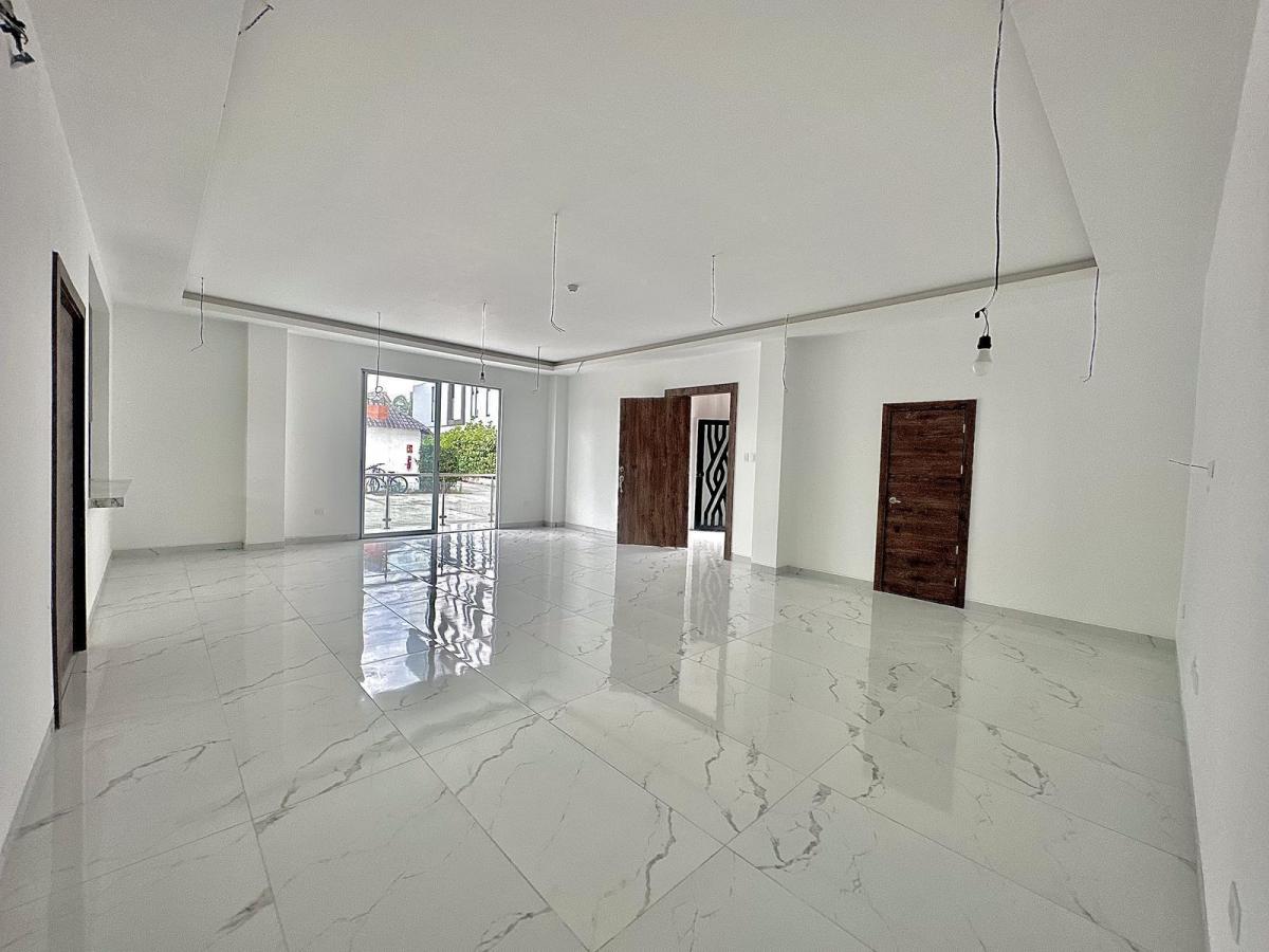 Departamento Planta Baja de 3 Dorm. Mas Estudio, Guayas — imagen 3