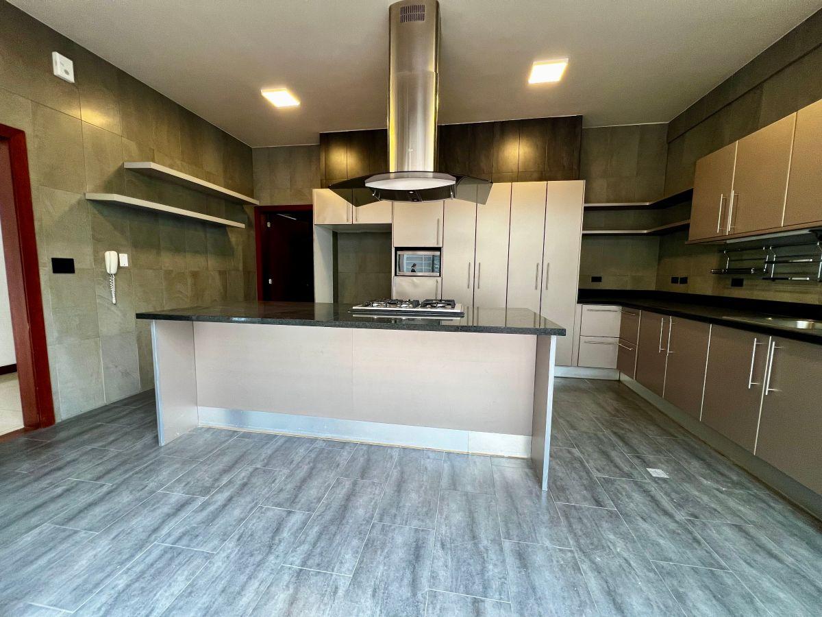 En Venta Departamento de Tres Dorm. con Terraza 318 M²– Cumbayá — imagen 8