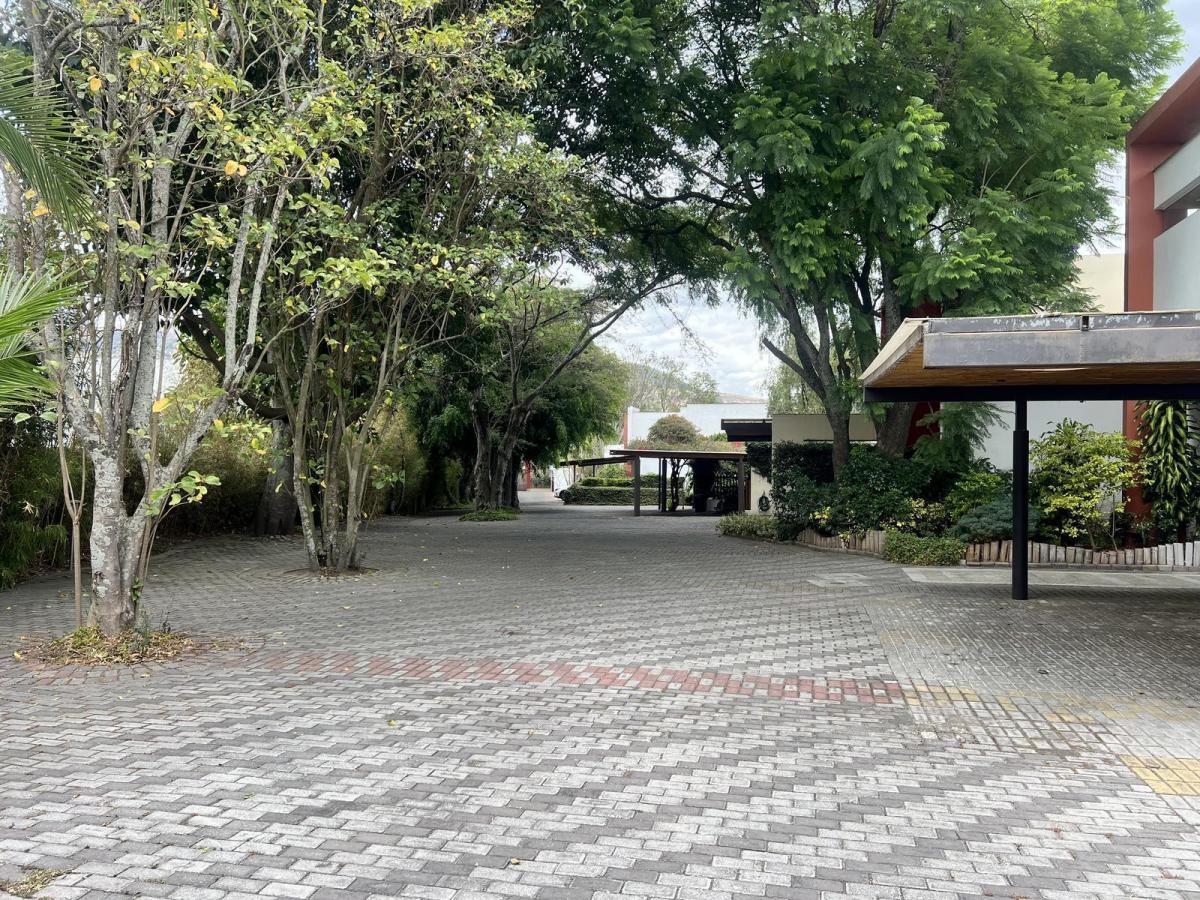 Casa de Venta Ubicada Dentro de Chambalá, Junto a La Viña. Seguridad 24 Horas. Piscina — imagen 9