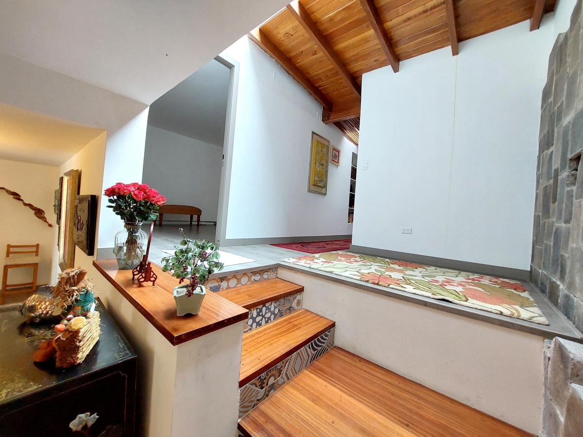 Oportunidad de Inversión – Vendo Amplia Casa Independiente con 3 Departamentos Calle Las Palmeras — imagen 5