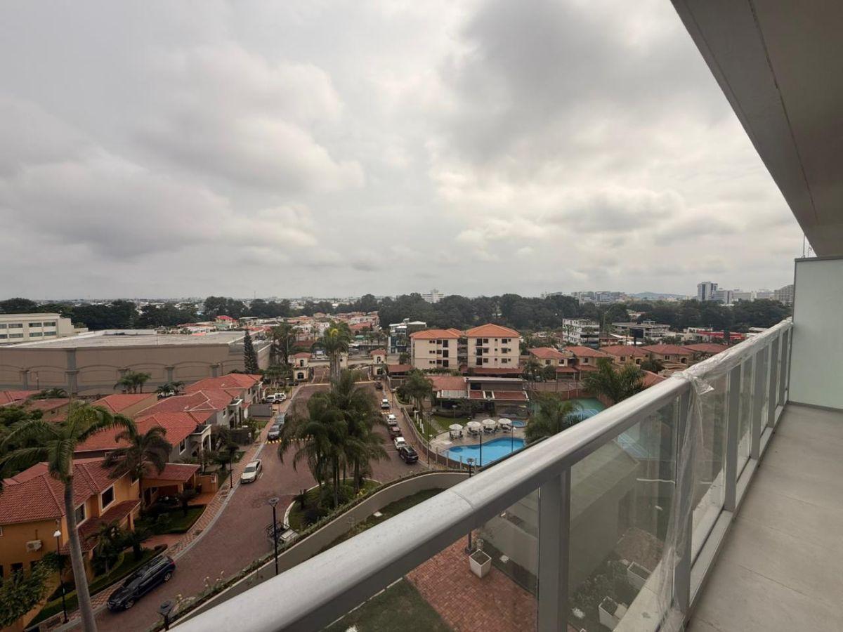 Oportunidad Venta, Suite Dos Ambientes en Condominio Santa Fe Towers Urb Ciudad Colon Norte de Gye, Guayas — imagen 8