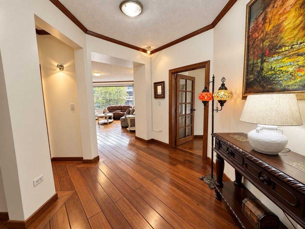 En Venta Departamento de Tres Dormitorio con Balcón 320 m² - Quito Tenis Golf Club — imagen 10