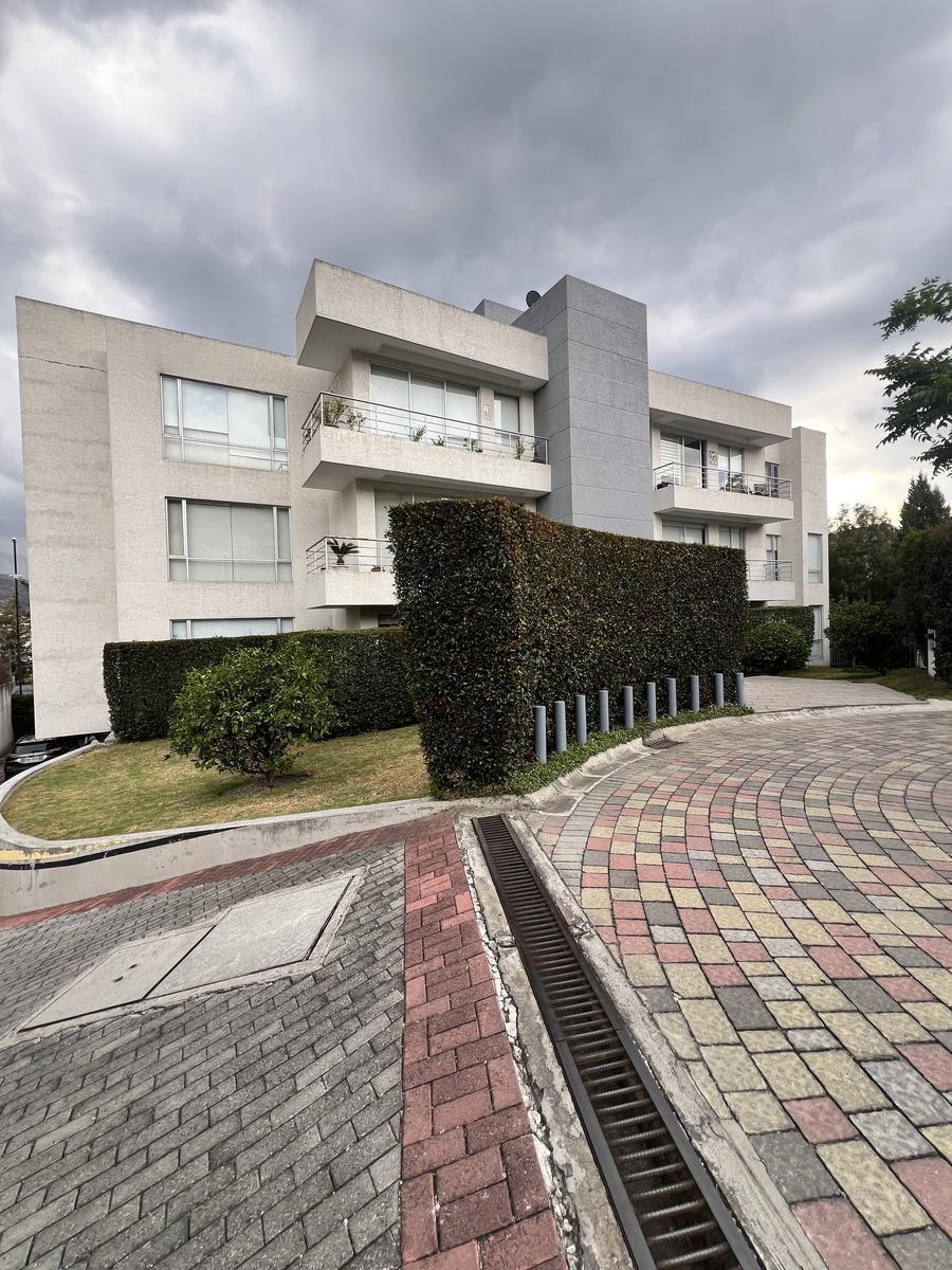 Departamento de Venta Ubicado Dentro de Urbanización Cerrada en Cumbayá, Sector Cervecería — imagen 10