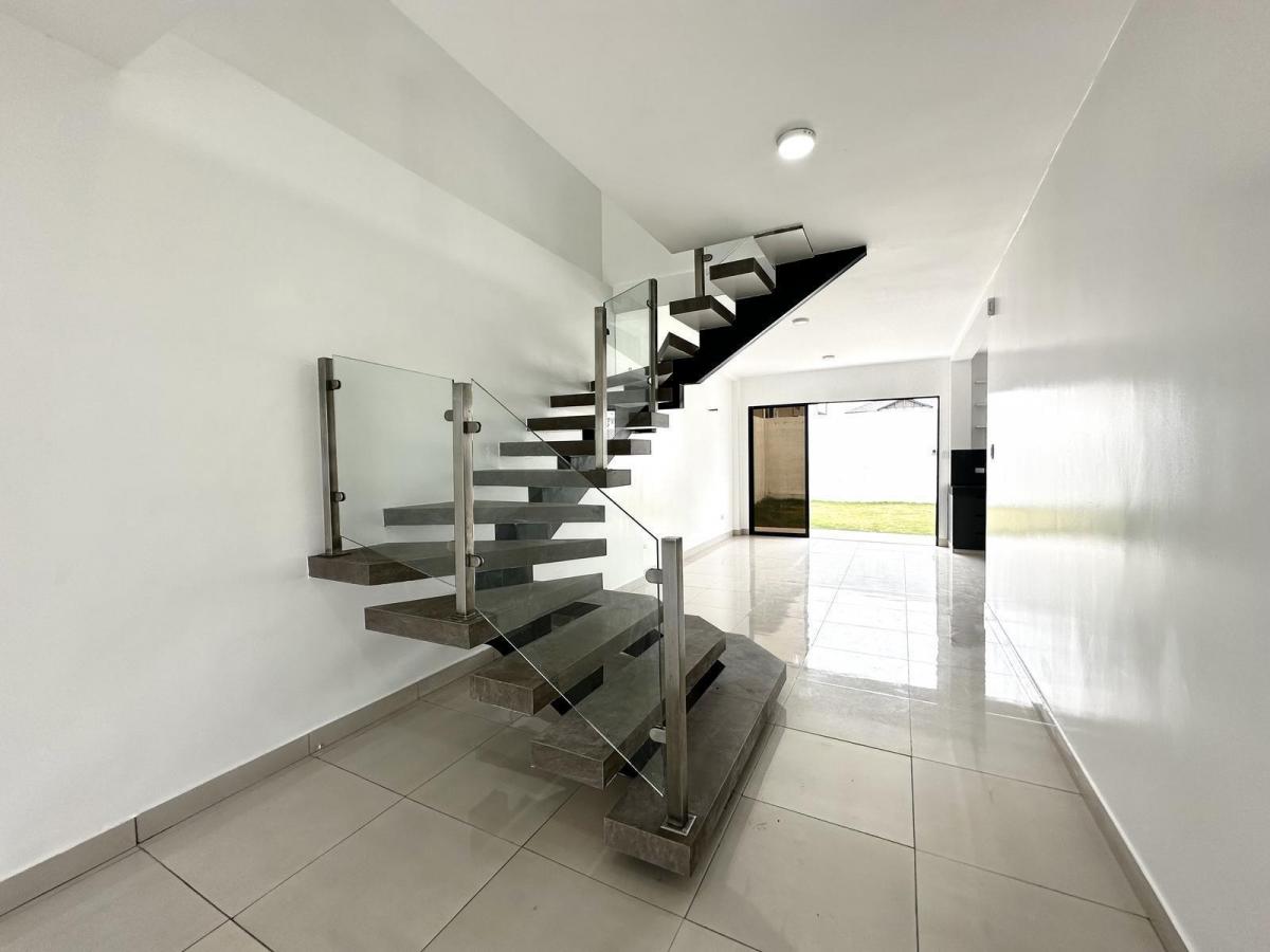 Venta de Casa en Ciudad Celeste, Isla Celeste Ad, Guayas — imagen 9