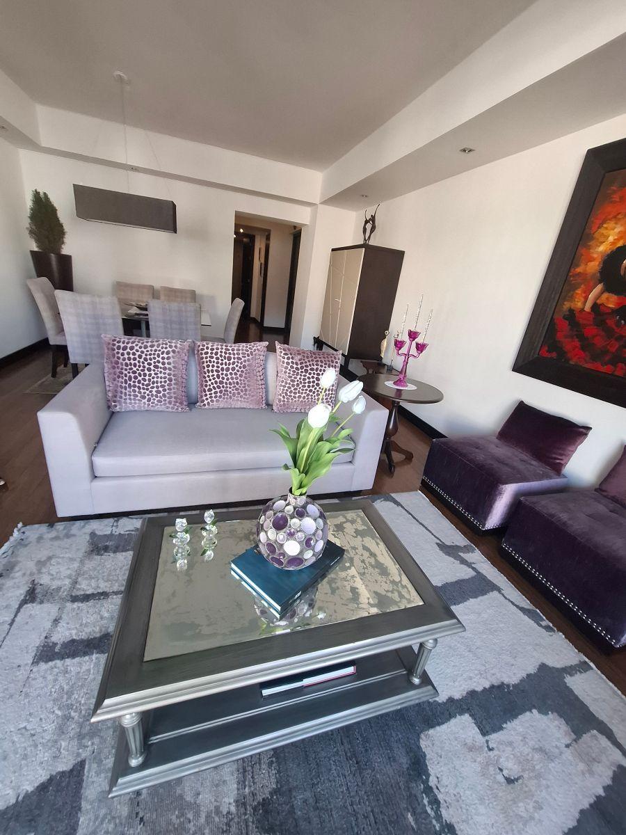 Vendo Departamento con Balcón - Sector González Suárez — imagen 9
