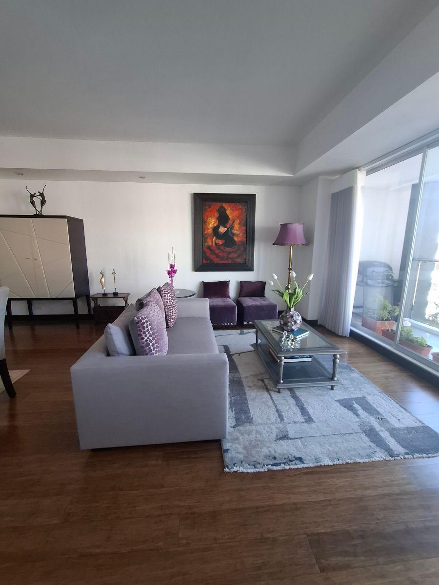 Vendo Departamento con Balcón - Sector González Suárez — imagen 6