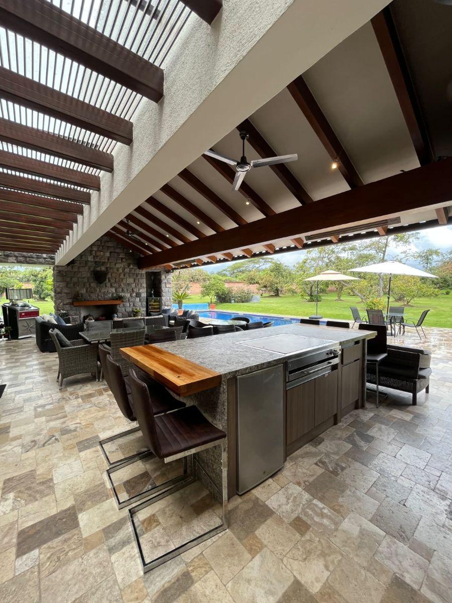 ️exclusiva Residencia de Lujo en Venta️ con 15000 m² de Terreno - Sector Puembo — imagen 7