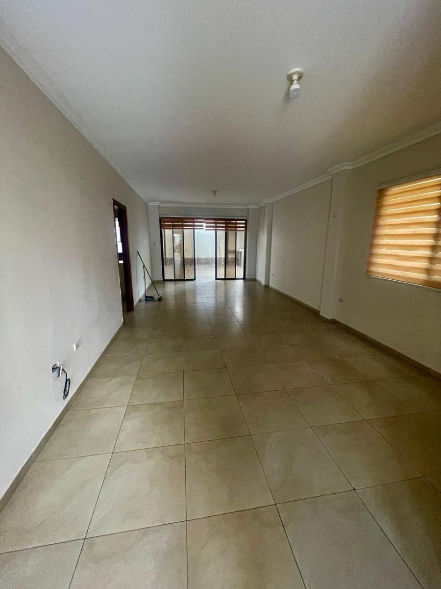 Casa en Venta Moderna y Solida en Urb. Ciudad Celeste, Propietaria Abierta a Escuchar Ofertas Serias, Guayas — imagen 8