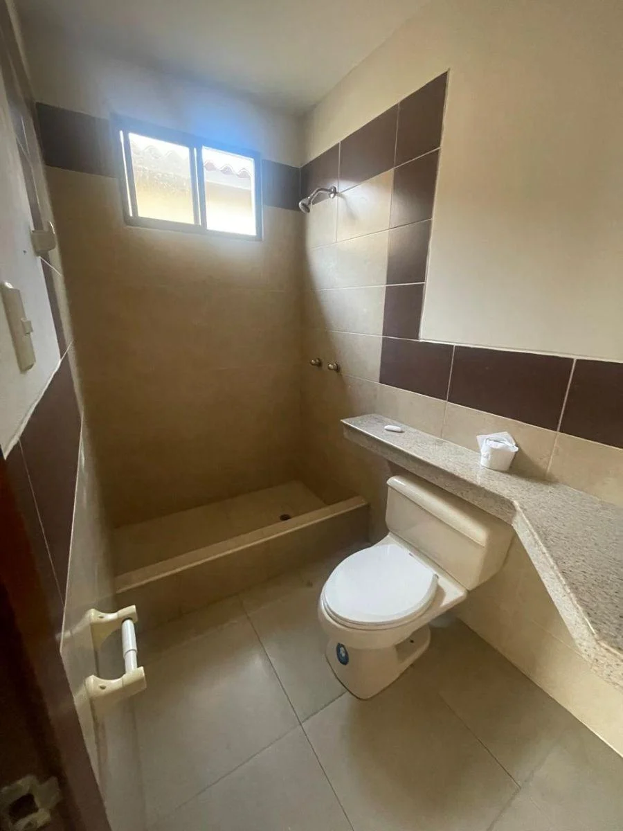 Casa en Venta Moderna y Solida en Urb. Ciudad Celeste, Propietaria Abierta a Escuchar Ofertas Serias, Guayas — imagen 6