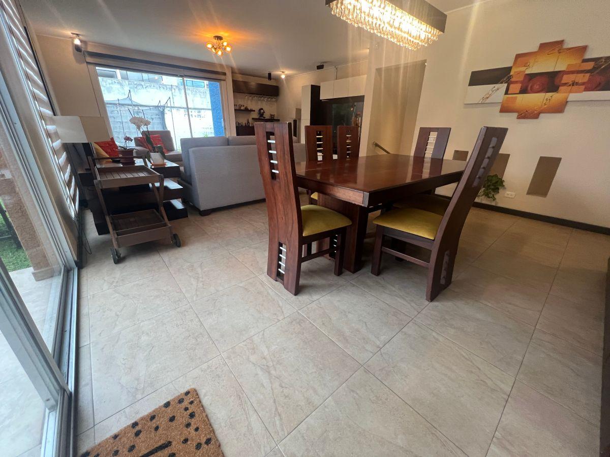 Venta, Amplia Casa con Jardín en Tumbaco con Excelente Ubicación — imagen 8