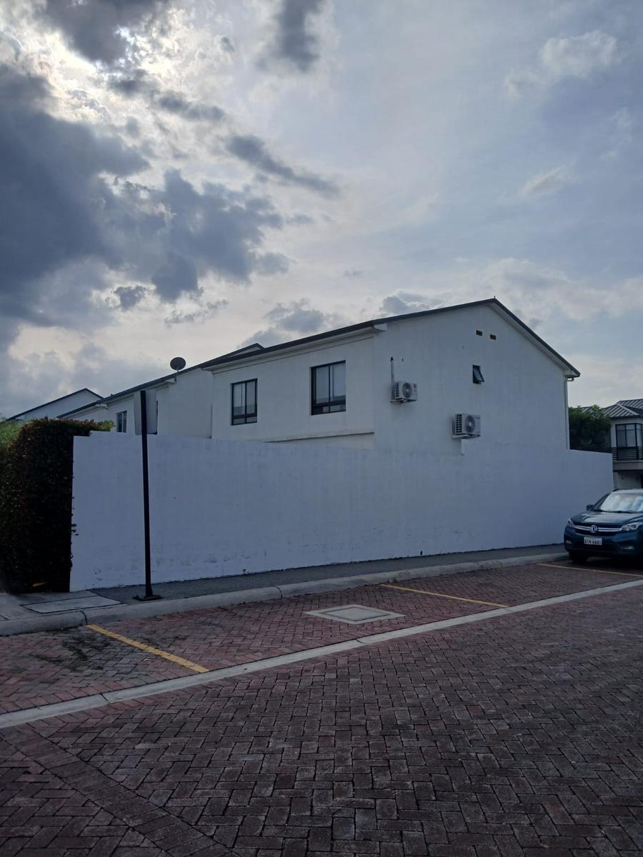 Casa Esquinera Venta Vilanova - Via Salitre, Guayas — imagen 4