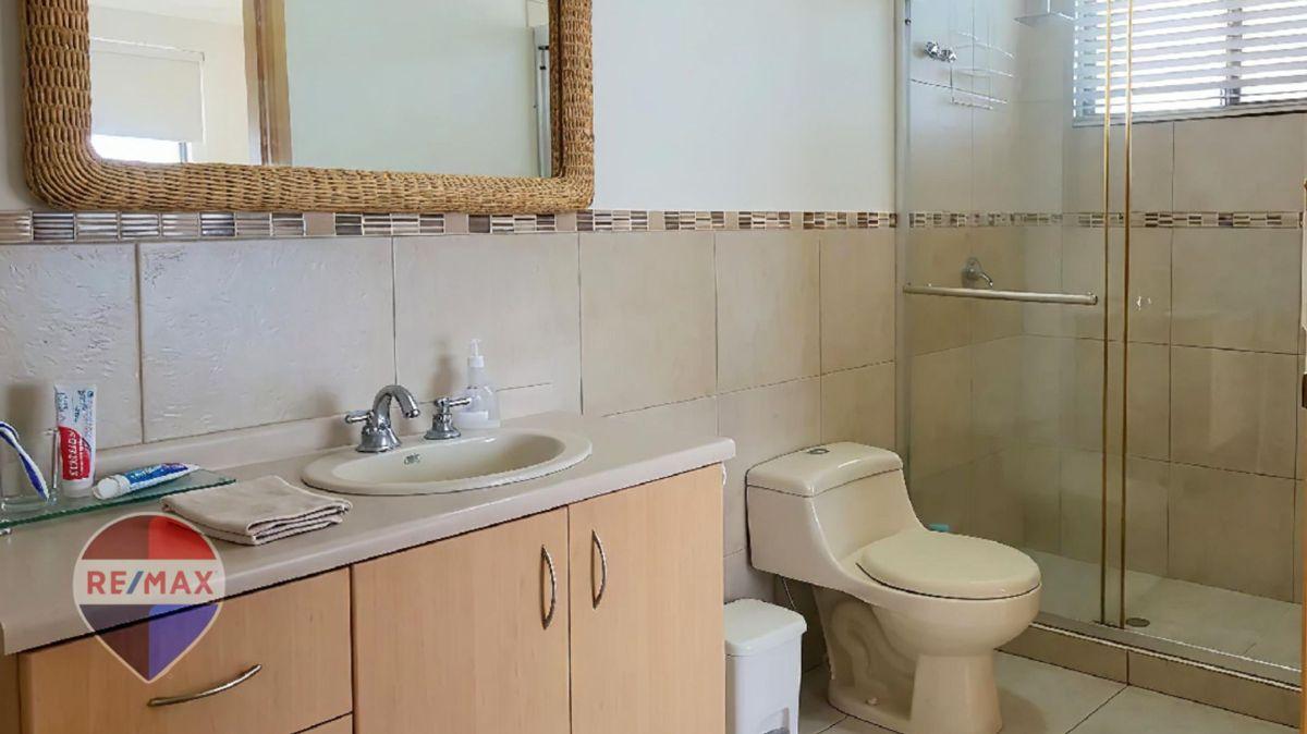 Departamento Frente Al Mar de Venta en Manta, Manabí — imagen 4