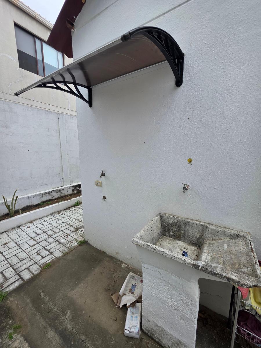 Vendo Bonita Casa en Villa Club, Magna, Cableado Subterráneo, Esquinera, Libre de Hipoteca, Guayas — imagen 4