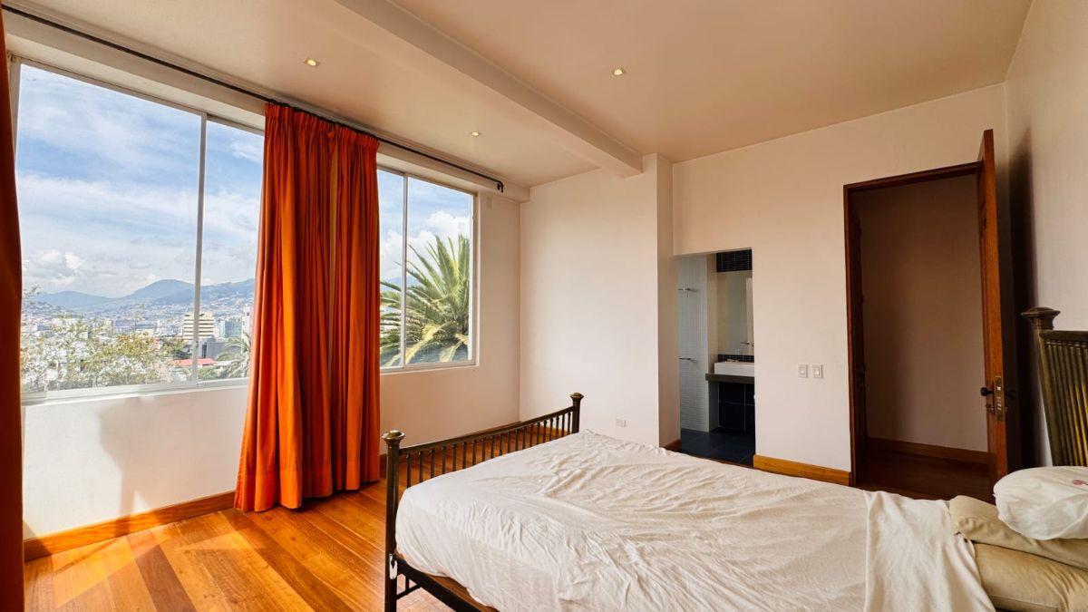 Penthouse Remodelado 239 m² + Terraza | Doble Altura en La Floresta — imagen 5