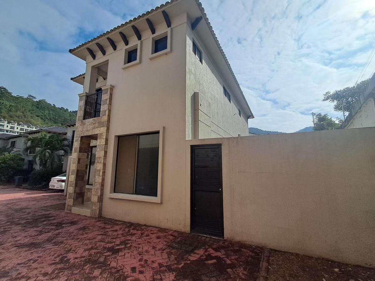 Casa de Estreno Esquinera en Venta Urbanizacion Lomas del Bosque, Guayas — imagen 8