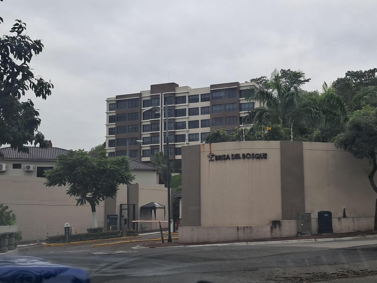 Casa de Estreno Esquinera en Venta Urbanizacion Lomas del Bosque, Guayas — imagen 7