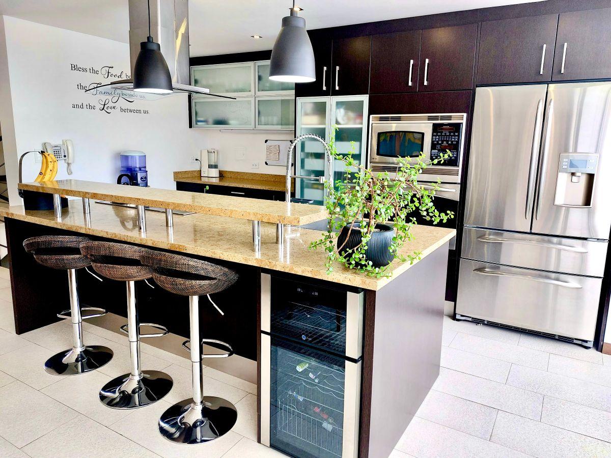 Cumbayá – Santa Inés | Venta de Casa de 220 m² con 3 Dorm. y Jardín — imagen 5