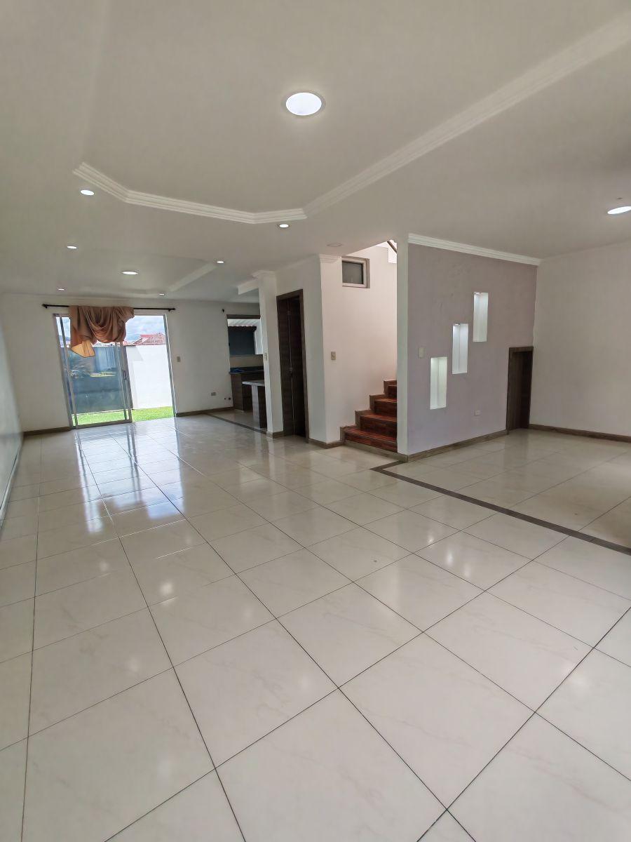 Casa a La Venta Urbanización Privada Ricaurte, Azuay — imagen 9
