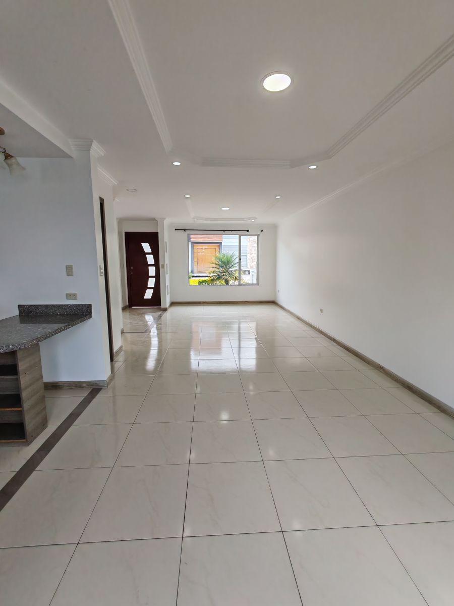 Casa a La Venta Urbanización Privada Ricaurte, Azuay — imagen 8