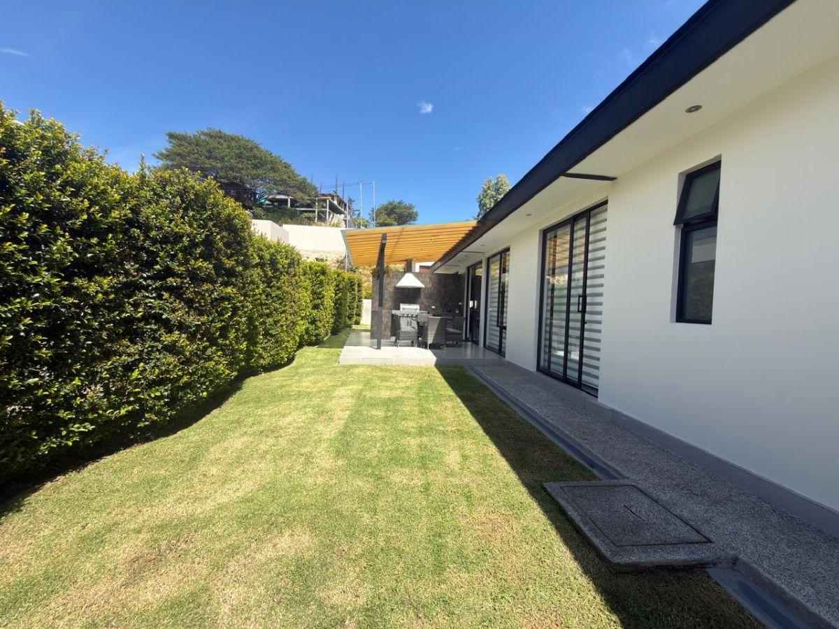 Casa de 1 Sola Planta Amplio Jardín Exclusividad — imagen 10
