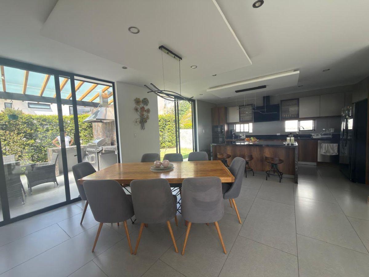 Casa de 1 Sola Planta Amplio Jardín Exclusividad — imagen 7