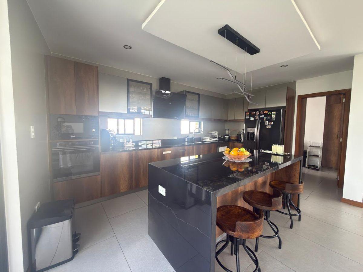 Casa de 1 Sola Planta Amplio Jardín Exclusividad — imagen 4