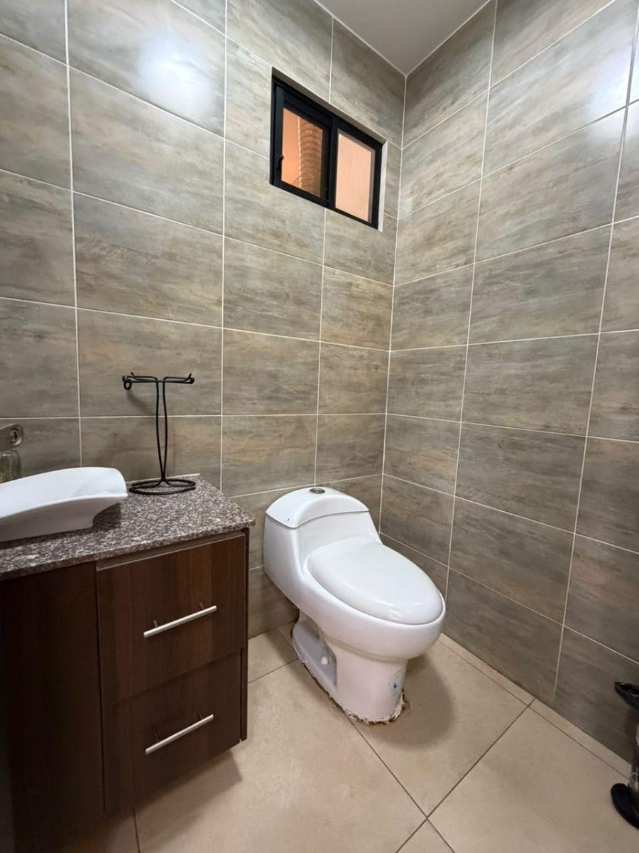 Casa Esquinera en Venta en Ciudad Celeste | 4 Dorm. | Piscina | $279.000 Negociables, Guayas — imagen 8