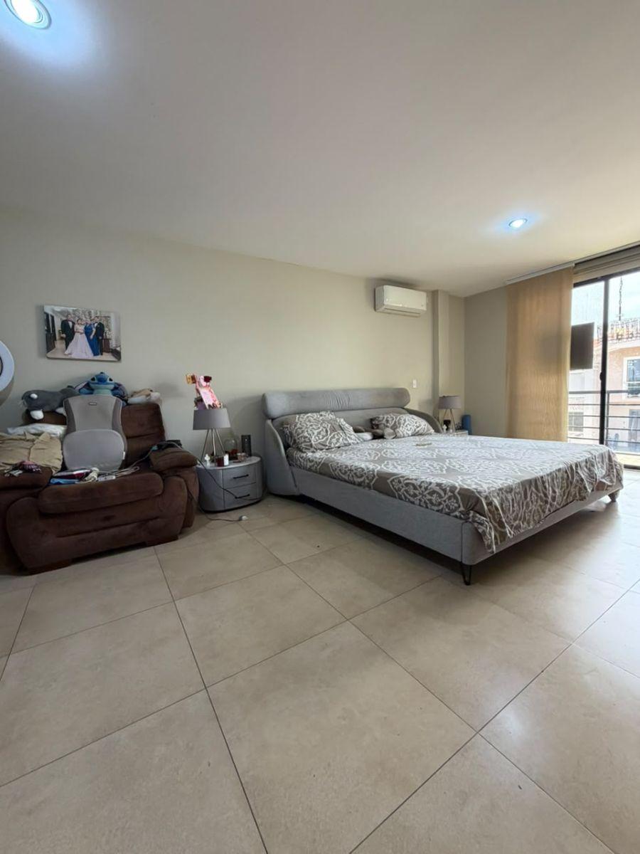 Casa Esquinera en Venta en Ciudad Celeste | 4 Dorm. | Piscina | $279.000 Negociables, Guayas — imagen 5