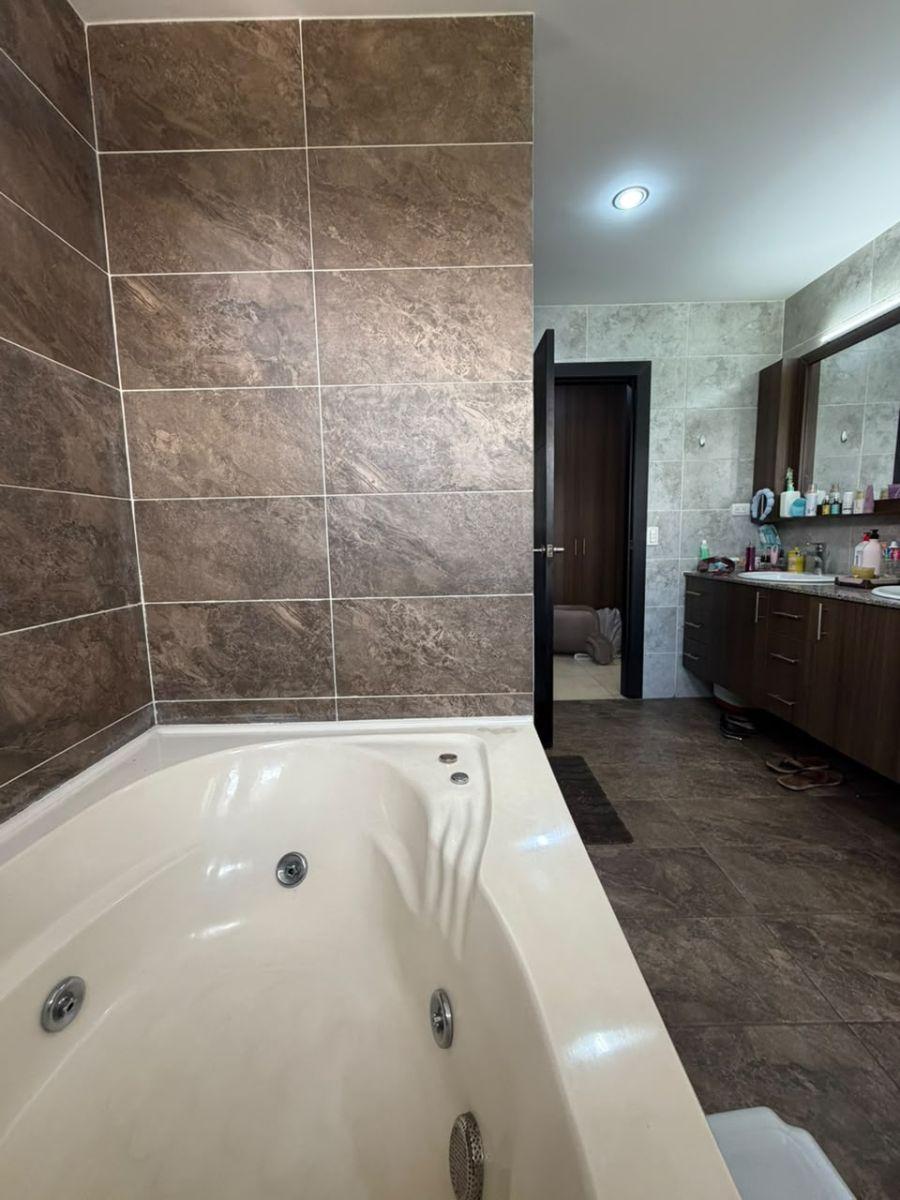 Casa Esquinera en Venta en Ciudad Celeste | 4 Dorm. | Piscina | $279.000 Negociables, Guayas — imagen 3